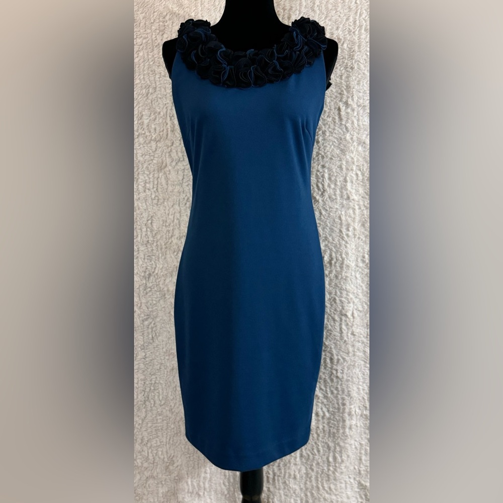 Adrienne Vittadini Size 4 Women's Sleeveless Sheath Blue Dress Ruffle Neckline